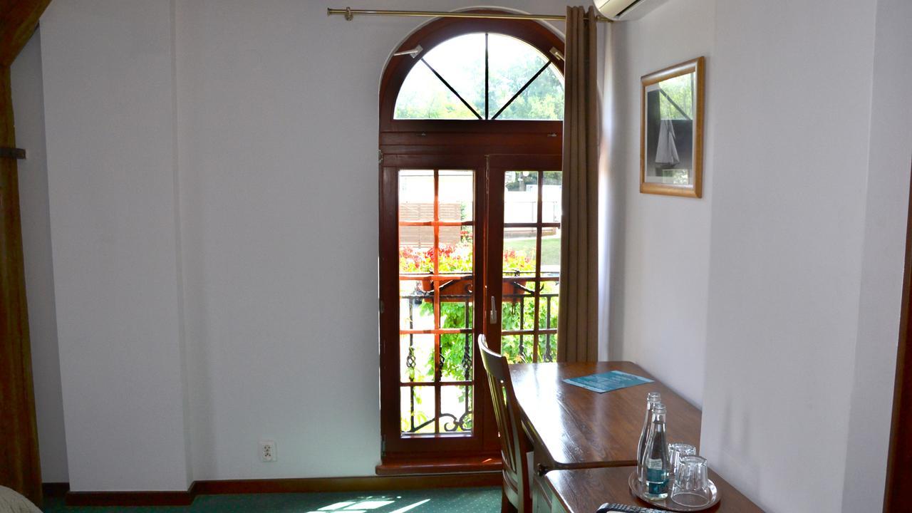 Hotel Tawerna Kaper Ilawa Esterno foto