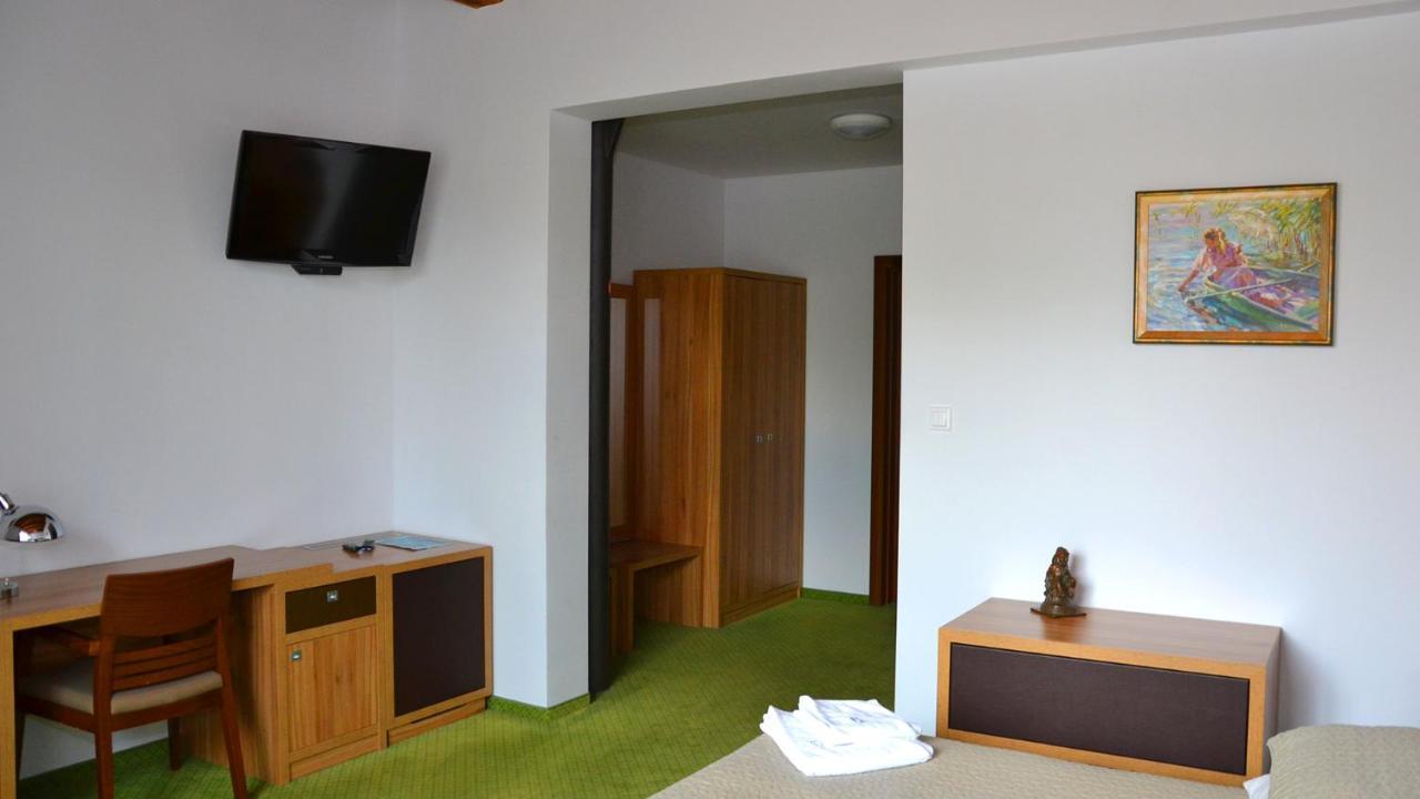 Hotel Tawerna Kaper Ilawa Esterno foto