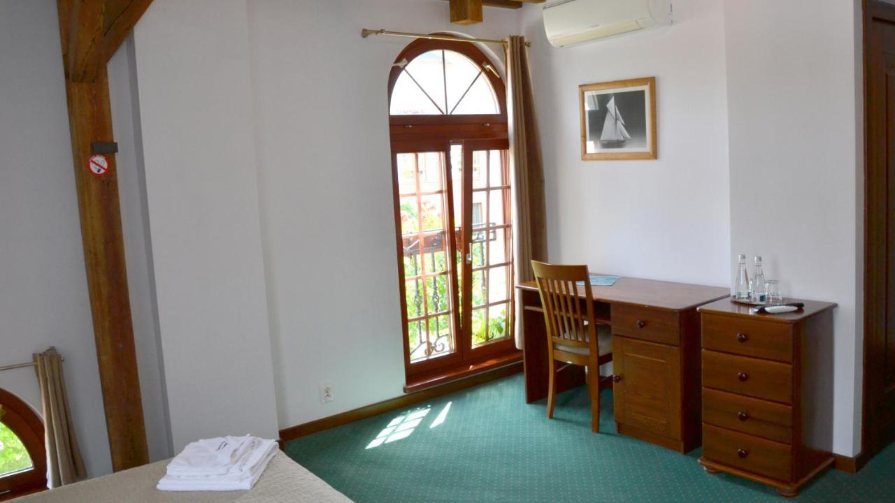 Hotel Tawerna Kaper Ilawa Esterno foto